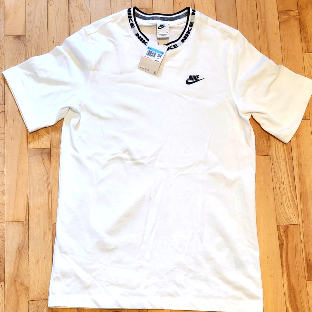 Nike Boxy Tshirt (NWT)